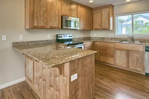 931 Crystal Dr, Eagle Point, OR 97524 photo 7