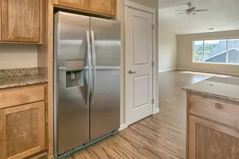 931 Crystal Dr, Eagle Point, OR 97524 photo 9