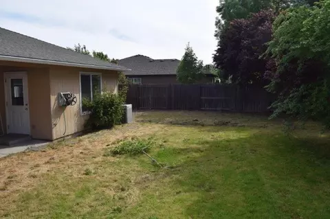 2614 Devonshire Pl, Central Point, OR 97502 photo 16
