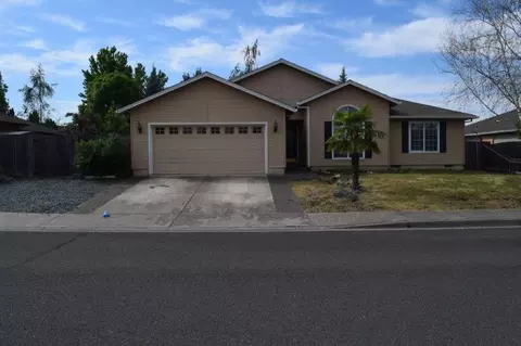2614 Devonshire Pl, Central Point, OR 97502 photo 3