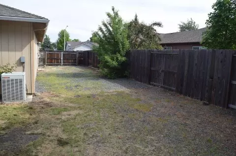 2614 Devonshire Pl, Central Point, OR 97502 photo 17