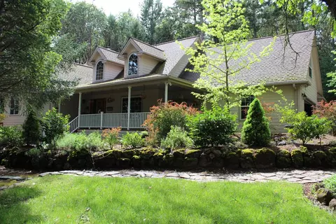 4895 Rogue River Dr, Eagle Point, OR 97524 photo 3