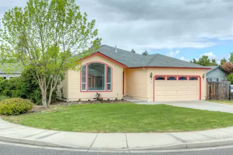 230 Jared Ct, Phoenix, OR 97535 photo 3