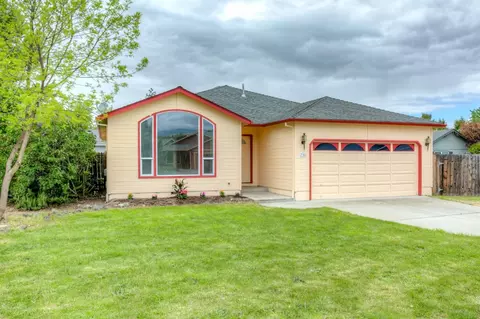 230 Jared Ct, Phoenix, OR 97535 photo 1