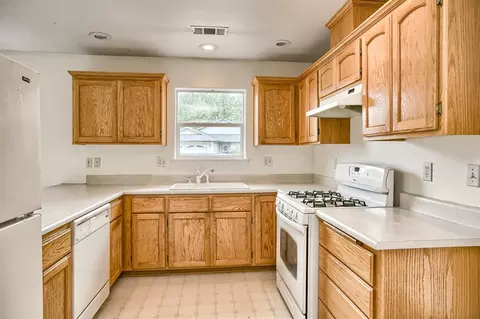 230 Jared Ct, Phoenix, OR 97535 photo 10