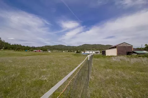 1083 Ironwood Dr, Eagle Point, OR 97524 photo 16