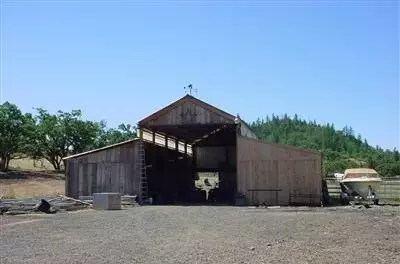 1083 Ironwood Dr, Eagle Point, OR 97524 photo 2
