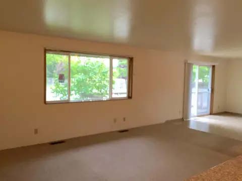 239 W Gregory Rd, Central Point, OR 97502 photo 9