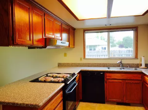 239 W Gregory Rd, Central Point, OR 97502 photo 6
