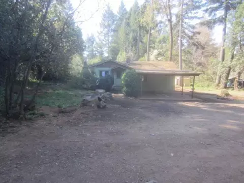 299 Madrona Dr, Cave Junction, OR 97523 photo 2