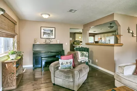 756 Talbot, Eagle Point, OR 97524 photo 8