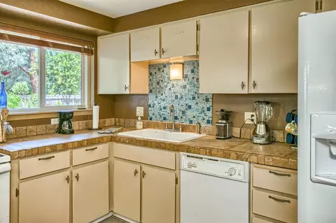 756 Talbot, Eagle Point, OR 97524 photo 10