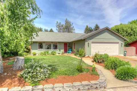 756 Talbot, Eagle Point, OR 97524 photo 1