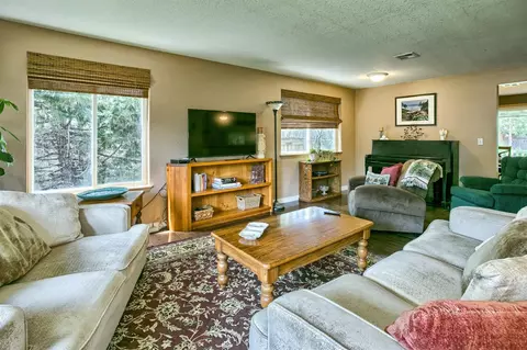756 Talbot, Eagle Point, OR 97524 photo 5