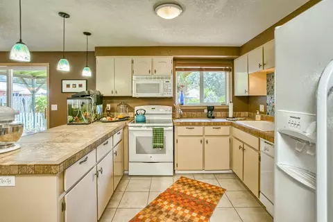 756 Talbot, Eagle Point, OR 97524 photo 11