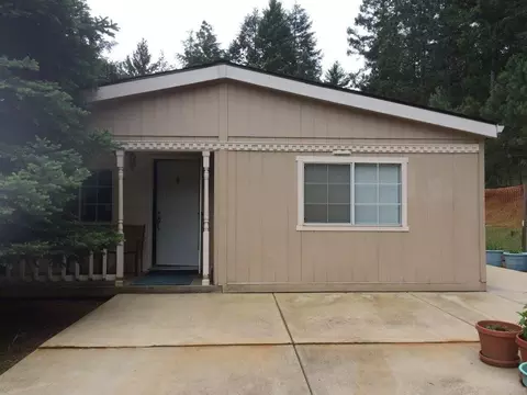203 Kitty Dr, Eagle Point, OR 97524 photo 4