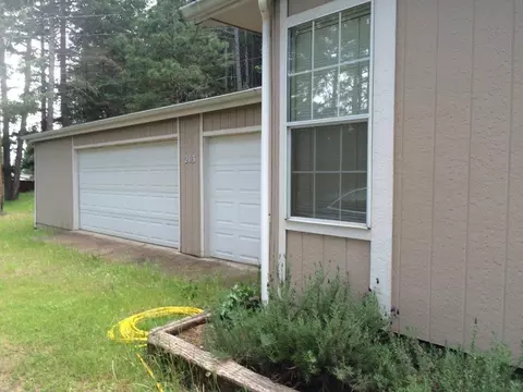 203 Kitty Dr, Eagle Point, OR 97524 photo 11