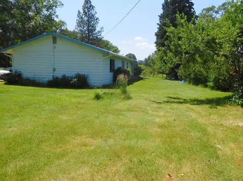 5685 Holland Loop Rd, Cave Junction, OR 97523 photo 2