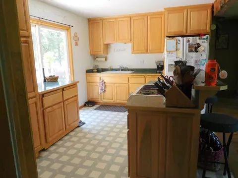 5685 Holland Loop Rd, Cave Junction, OR 97523 photo 8