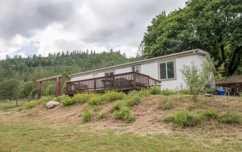 18818 Evans Creek Rd, Rogue River, OR 97537 photo 3
