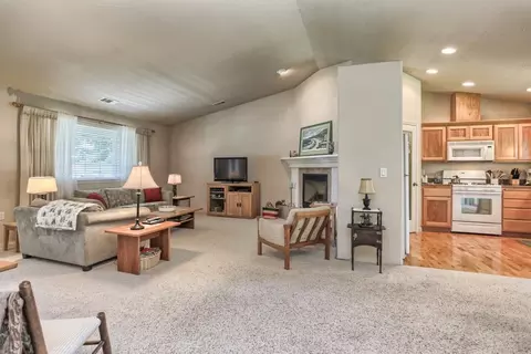 131 Aberdeen Ln, Eagle Point, OR 97524 photo 6