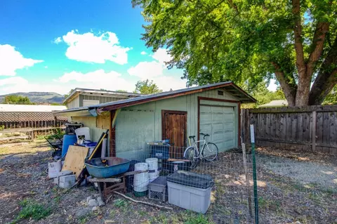 403 C St, Phoenix, OR 97535 photo 30
