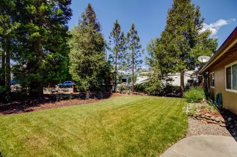 403 C St, Phoenix, OR 97535 photo 5