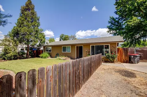403 C St, Phoenix, OR 97535 photo 7