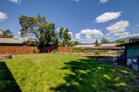 403 C St, Phoenix, OR 97535 photo 33