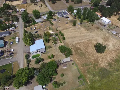 6186 Iris Ln, Central Point, OR 97502 photo 6