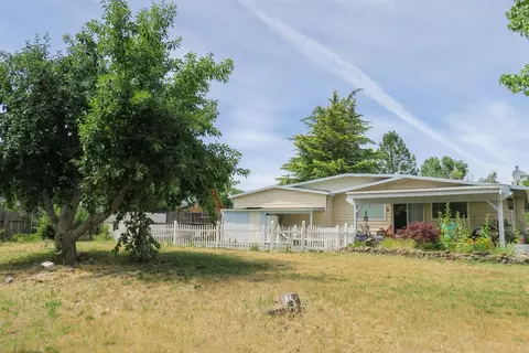 6186 Iris Ln, Central Point, OR 97502 photo 24