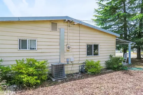 6186 Iris Ln, Central Point, OR 97502 photo 15