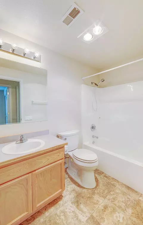 327 SW Independence Dr, Grants Pass, OR 97527 photo 10