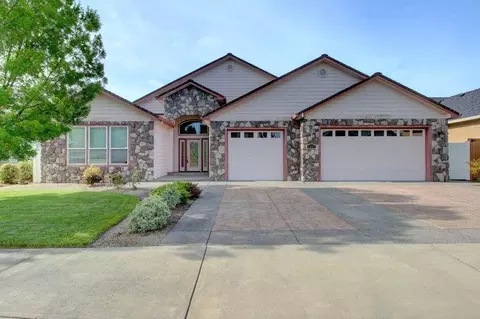 1007 Pumpkin Rdg, Eagle Point, OR 97524 photo 1