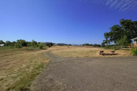 2410 Dodge Rd, Eagle Point, OR 97524 photo 25