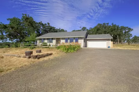 2410 Dodge Rd, Eagle Point, OR 97524 photo 3