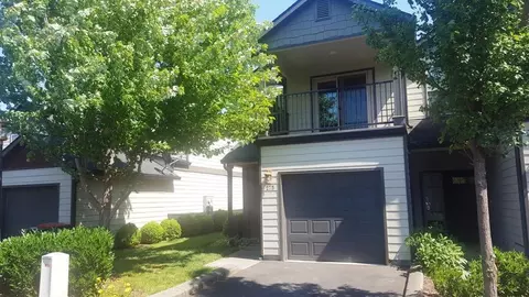275 Tyler Ave, Central Point, OR 97502 photo 2