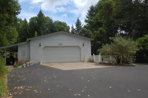 196 Wild Raspberry Cir, Wilderville, OR 97543 photo 2