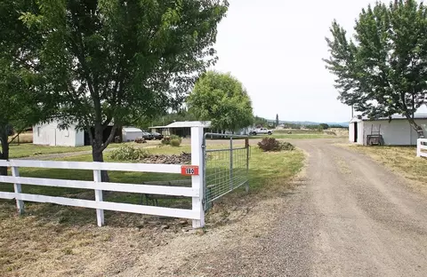 180 Capri Dr, Eagle Point, OR 97524 photo 1