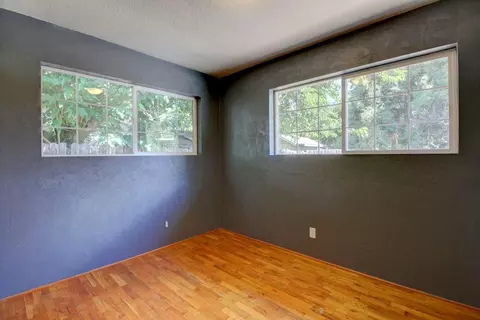445 W Pine St, Central Point, OR 97502 photo 18
