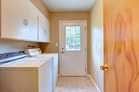 445 W Pine St, Central Point, OR 97502 photo 12
