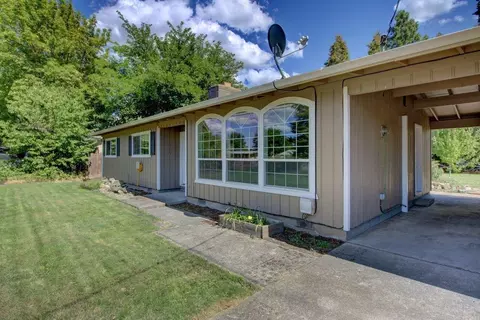 445 W Pine St, Central Point, OR 97502 photo 30