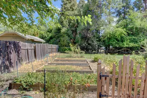 445 W Pine St, Central Point, OR 97502 photo 23