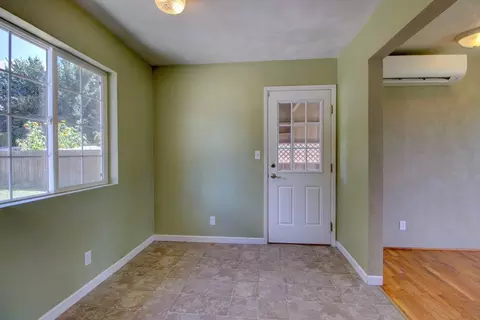 445 W Pine St, Central Point, OR 97502 photo 6