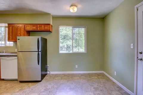 445 W Pine St, Central Point, OR 97502 photo 7