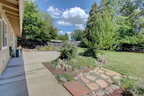 445 W Pine St, Central Point, OR 97502 photo 21