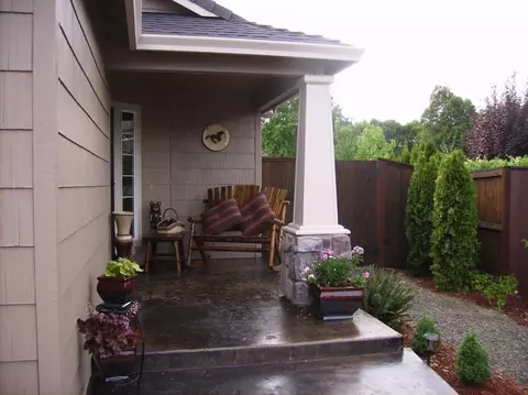 971 Black Wolf Ln, Eagle Point, OR 97524 photo 2