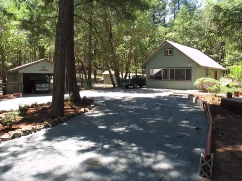 254 Green Tree Loop, Grants Pass, OR 97527 photo 3