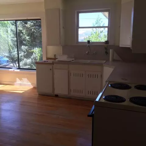 368 Otis St, Ashland, OR 97520 photo 5