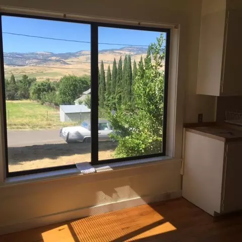 368 Otis St, Ashland, OR 97520 photo 3